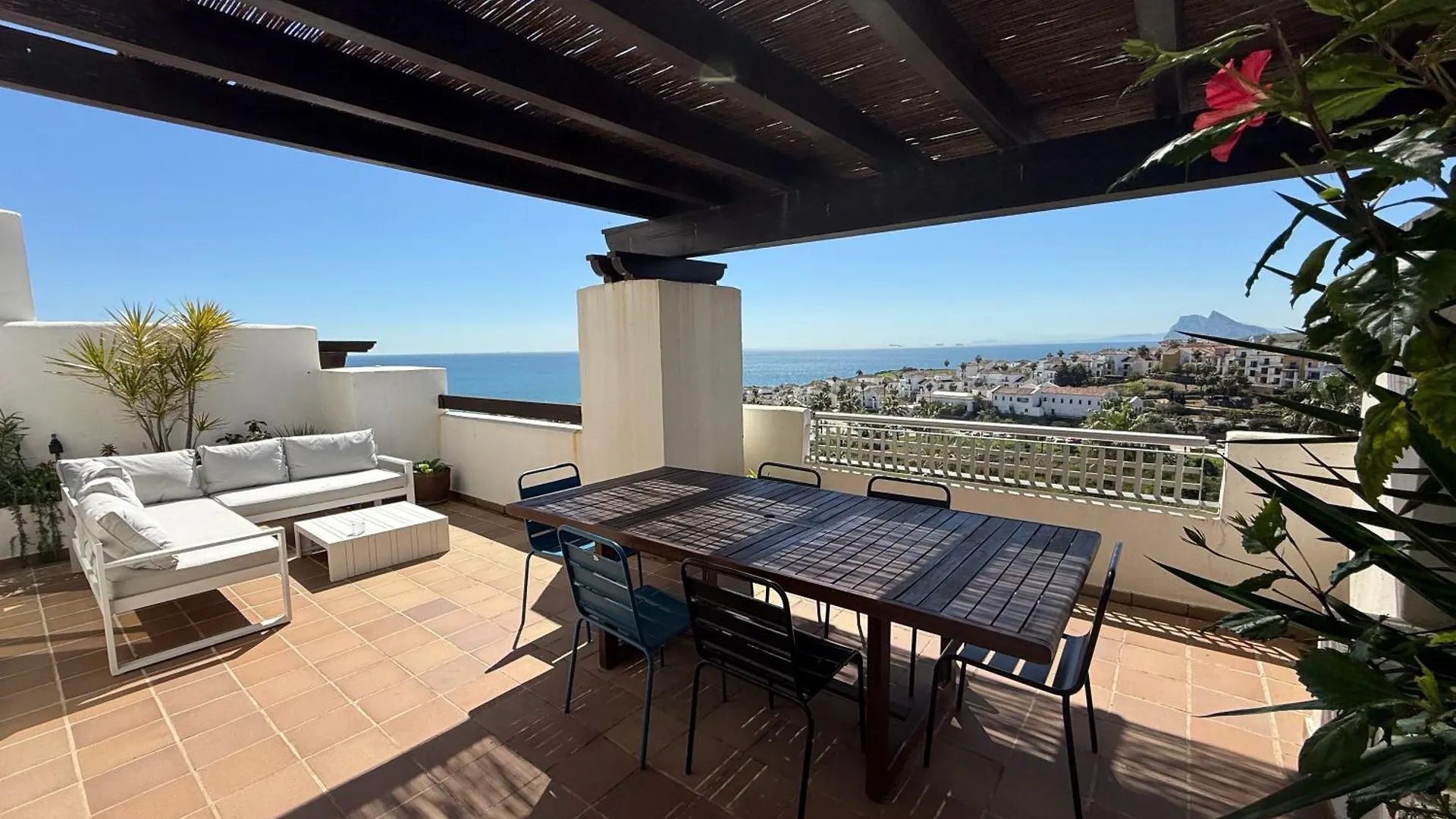 Shanti Sea View Apartment Alcaidesa