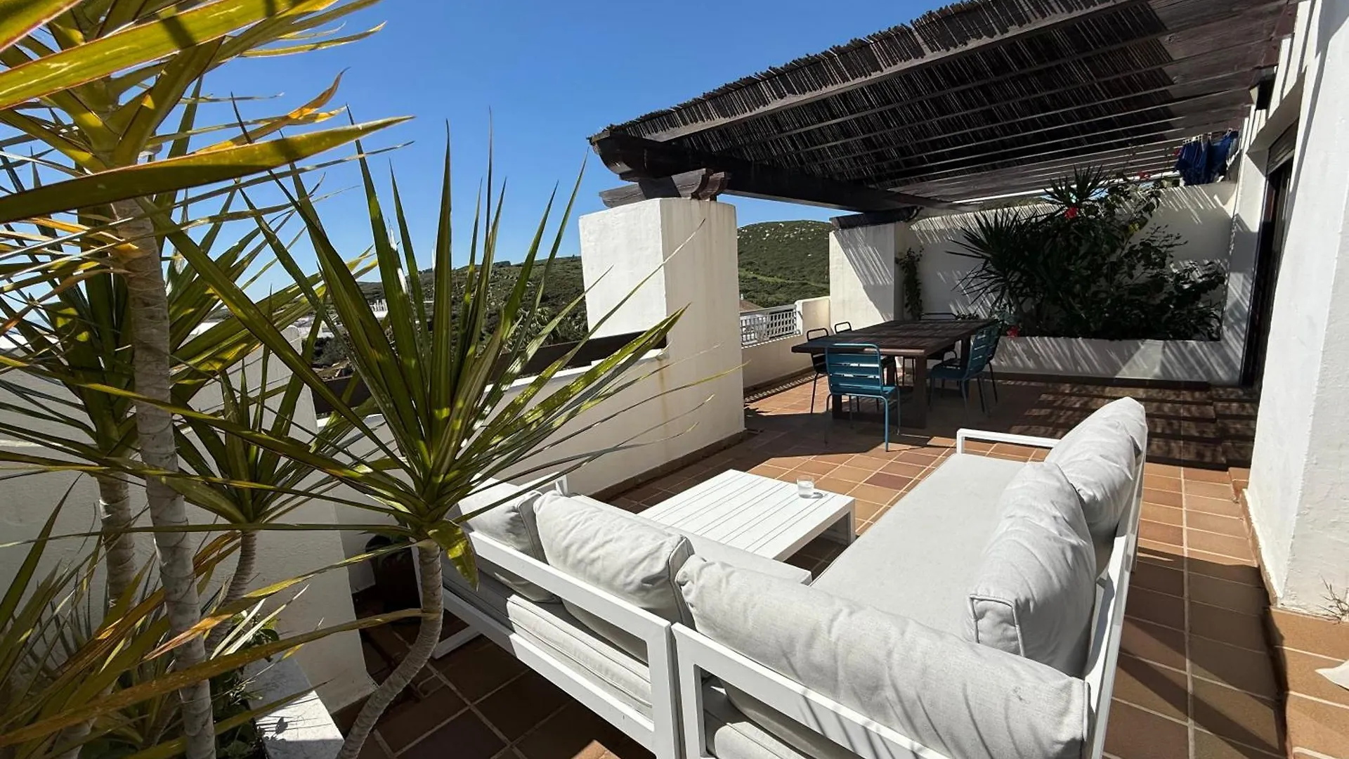 Shanti Sea View Apartment Alcaidesa